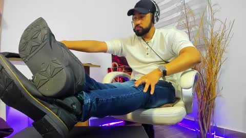 Snapshot of alessandro__wye chatting on 12.01.24 ALESSANDRO WYE online show from 12.01.24