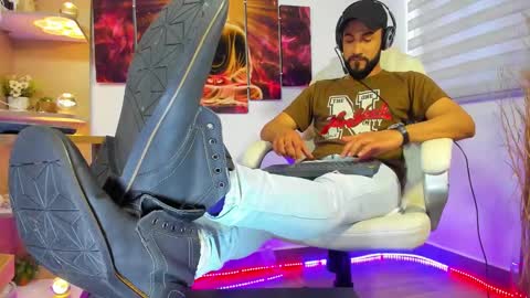 Snapshot of alessandro__wye chatting on 01.26.25 ALESSANDRO WYE online show from 01.26.25