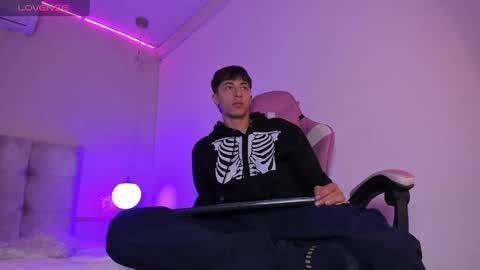 Snapshot of alessandro_dybala chatting on 01.25.25 Alessandro Dybala online show from 01.25.25