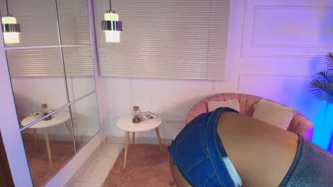 Alejandra  online show from 10.10.25