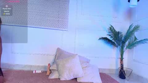 Alejandra  online show from 11.08.25