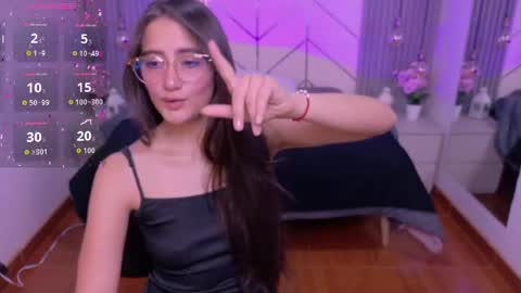Snapshot of alessia_moore chatting on 04.22.26 Alessia online show from 04.22.26