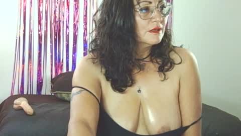 Snapshot of alessiabobs chatting on 02.22.25 Allesiaboobs online show from 02.22.25