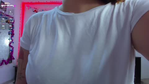 Snapshot of alessiadouce chatting on 12.29.24 Alessia online show from 12.29.24