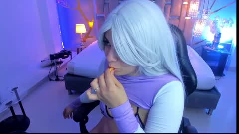 Snapshot of alessiadouce chatting on 11.07.25 Alessia online show from 11.07.25