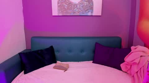 Snapshot of alessiia__ chatting on 11.13.25 alessiia__ online show from 11.13.25