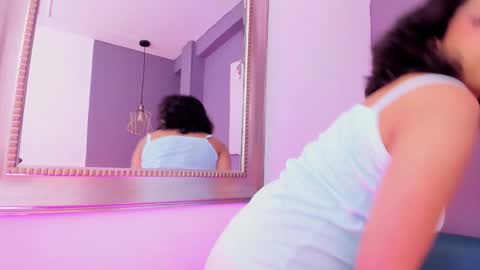 Snapshot of alessiia__ chatting on 11.28.25 alessiia__ online show from 11.28.25