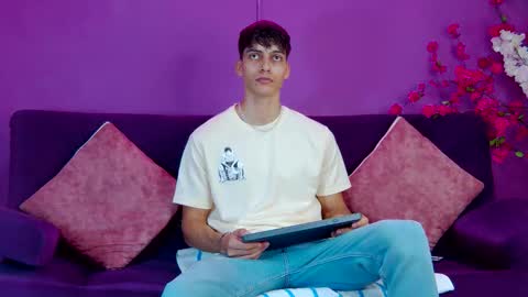 Alessio online show from 11.28.25