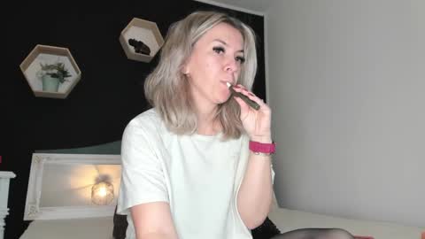 Snapshot of alesys69 chatting on 03.09.25 alesys69 online show from 03.09.25