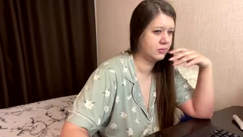 Aletta Oushen online show from 12.20.24