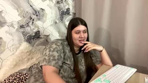 Aletta Oushen online show from 02.04.25