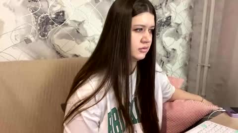 Aletta Oushen online show from 02.17.25