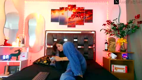 Snapshot of alex_and_fabian chatting on 12.17.24 sneider online show from 12.17.24