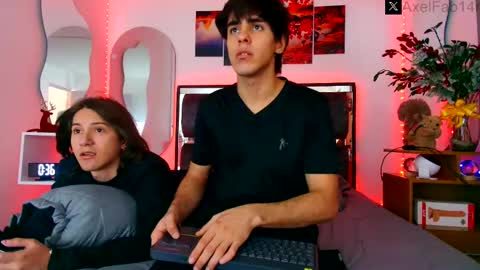 Snapshot of alex_and_fabian chatting on 12.18.24 sneider online show from 12.18.24