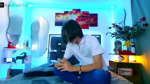 Snapshot of alex_and_fabian chatting on 12.25.24 sneider online show from 12.25.24