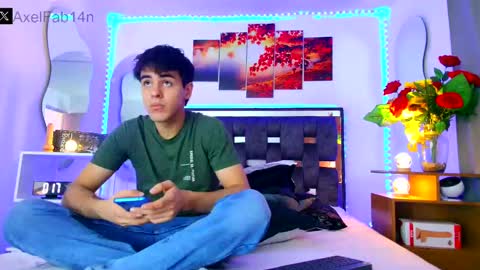 Snapshot of alex_and_fabian chatting on 01.26.25 sneider online show from 01.26.25