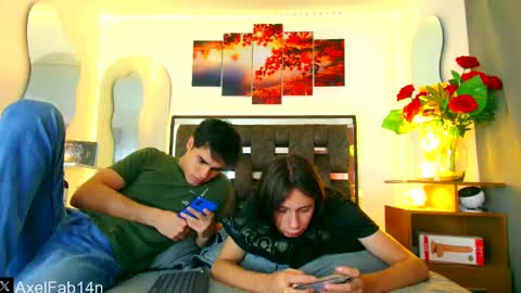 Snapshot of alex_and_fabian chatting on 02.10.25 sneider online show from 02.10.25