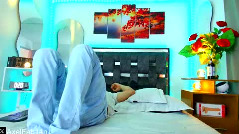 Snapshot of alex_and_fabian chatting on 02.24.25 sneider online show from 02.24.25