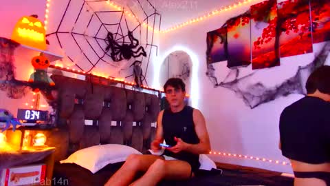 Snapshot of alex_and_fabian chatting on 10.17.25 sneider online show from 10.17.25