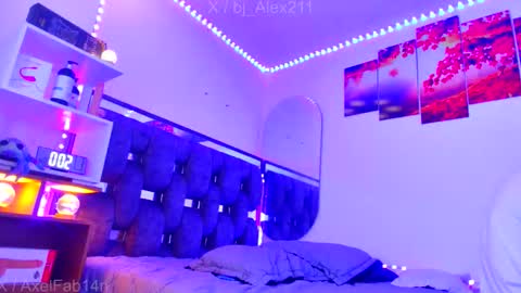 Snapshot of alex_and_fabian chatting on 11.23.25 sneider online show from 11.23.25