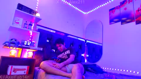 Snapshot of alex_and_fabian chatting on 11.25.25 sneider online show from 11.25.25