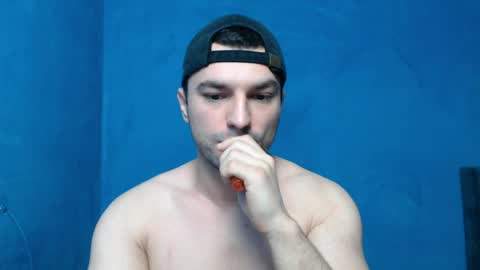 Snapshot of alex_blu chatting on 04.08.26 Alex online show from 04.08.26