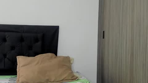 alex_connorr online show from 01.14.25