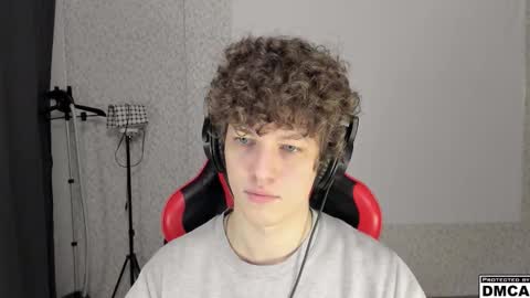 Snapshot of alex_mactavish chatting on 12.05.25 Alexander online show from 12.05.25