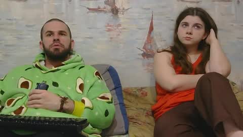 Alex and Sarah online show from 04.12.26