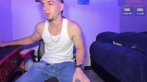 Snapshot of alex_smith0 chatting on 10.04.25 online show from 10.04.25