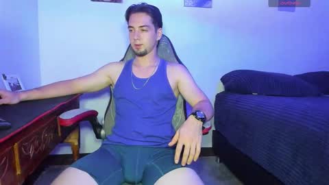 Snapshot of alex_smith0 chatting on 10.29.25 online show from 10.29.25