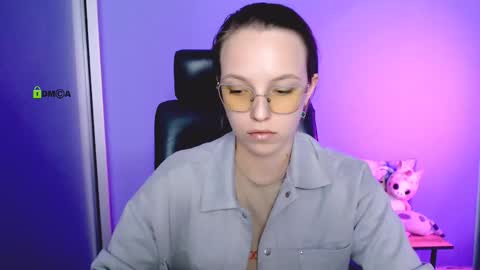 Snapshot of alexa_night_ chatting on 09.16.25 alexa_night_ online show from 09.16.25