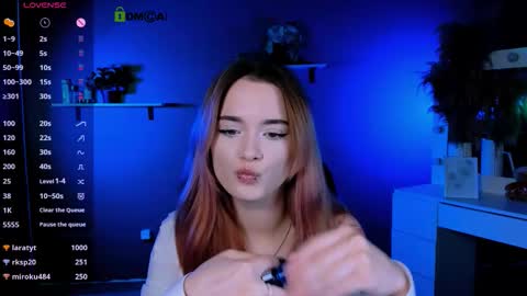 Snapshot of alexa_night_ chatting on 10.08.25 alexa_night_ online show from 10.08.25