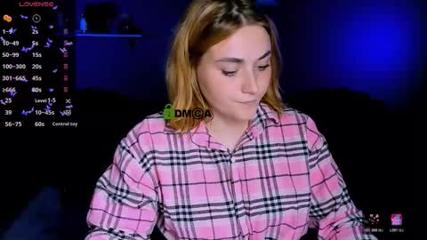 Snapshot of alexa_night_ chatting on 10.18.25 alexa_night_ online show from 10.18.25