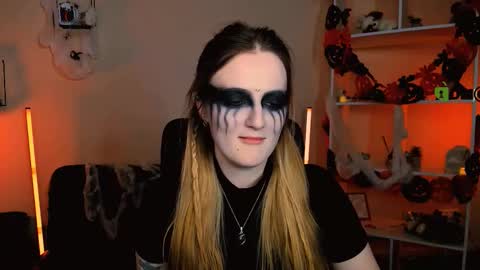 Snapshot of alexa_night_ chatting on 10.24.25 alexa_night_ online show from 10.24.25