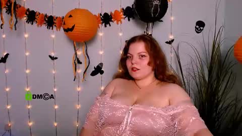 Snapshot of alexa_night_ chatting on 10.27.25 alexa_night_ online show from 10.27.25