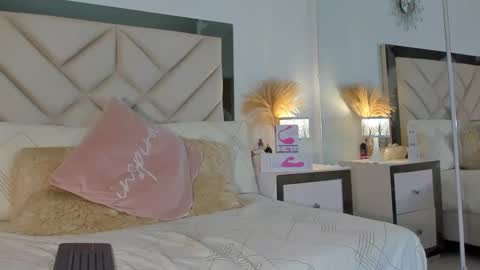 Snapshot of alexa_tobar chatting on 09.10.25 alexa_tobar online show from 09.10.25