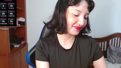 Snapshot of alexaa08 chatting on 10.13.25 Alexandra 3 online show from 10.13.25