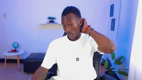 Snapshot of alexaandro18 chatting on 04.30.26 Alexandro online show from 04.30.26