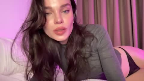 Ember Valentine online show from 03.06.26