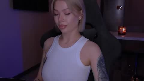 Alexa Mason online show from 11.21.25