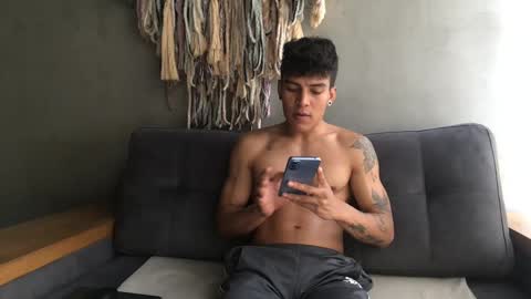 Snapshot of alexanddani chatting on 09.22.25 Alex Dani online show from 09.22.25