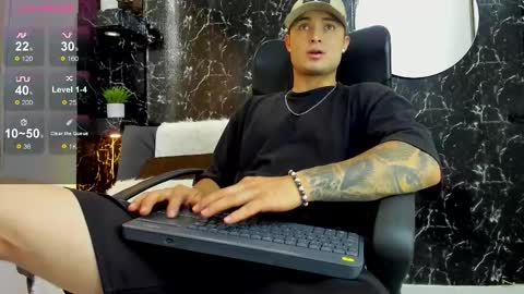 Snapshot of alexander_ferre chatting on 10.08.25 Alexander online show from 10.08.25