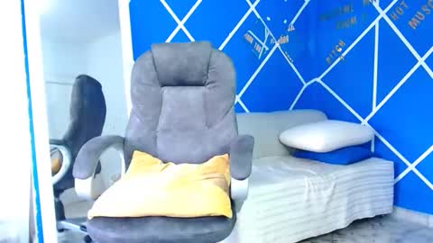 Snapshot of alexander_megan chatting on 12.04.24 alexander online show from 12.04.24