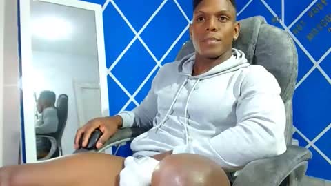 Snapshot of alexander_megan chatting on 01.02.25 alexander online show from 01.02.25