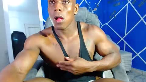 Snapshot of alexander_megan chatting on 01.10.25 alexander online show from 01.10.25