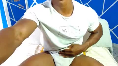 Snapshot of alexander_megan chatting on 02.04.25 alexander online show from 02.04.25