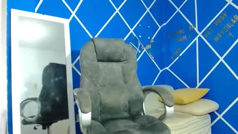 Snapshot of alexander_megan chatting on 09.20.25 alexander online show from 09.20.25