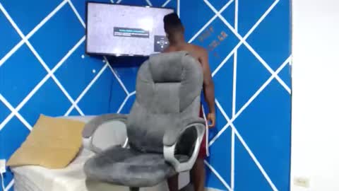 Snapshot of alexander_megan chatting on 10.31.25 alexander online show from 10.31.25