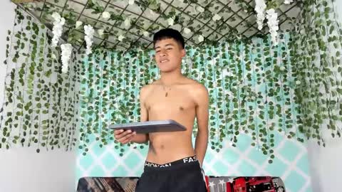 chicos hot online show from 02.26.25